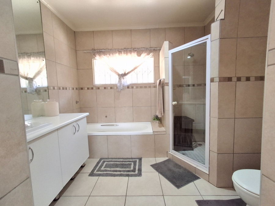 4 Bedroom Property for Sale in Sasolburg Ext 4 Free State